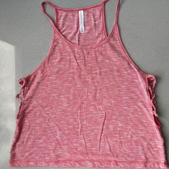 Pink racer back shirt 👚 - Picture 3 of 6